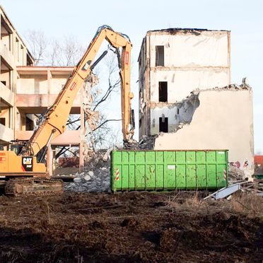 Leistungen von EDL-Bitterfeld GmbH aus Wolfen-Bitterfeld - Deponiesanierung, Erdarbeiten, Baustellenentsorgung und Abbrucharbeiten